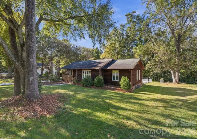 Photo 3 of Single family home for sale at 200 Education Ln, York, SC 29745 | MLS# 4436959 | Listing updated on 2026-10-24