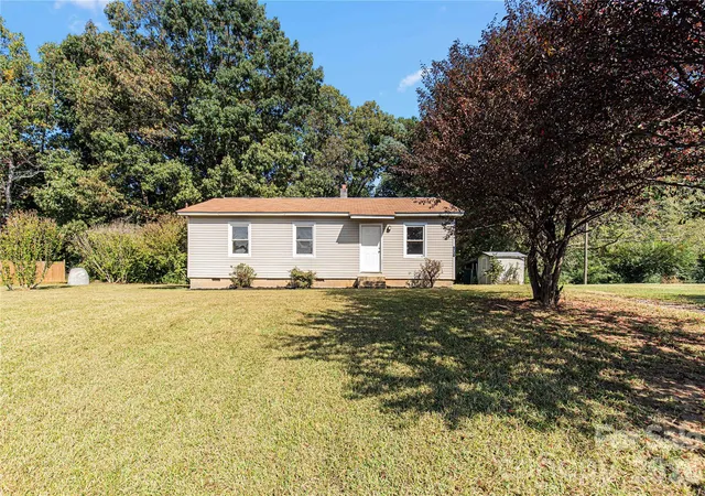 Photo 1 of Single family home for sale at 3748 Jenkins Rd, Clover, SC 29710 | MLS# 4436968 | Listing updated on 2026-10-23