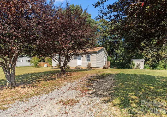 Photo 1 of Single family home for sale at 3748 Jenkins Rd, Clover, SC 29710 | MLS# 4436968 | Listing updated on 2026-10-23