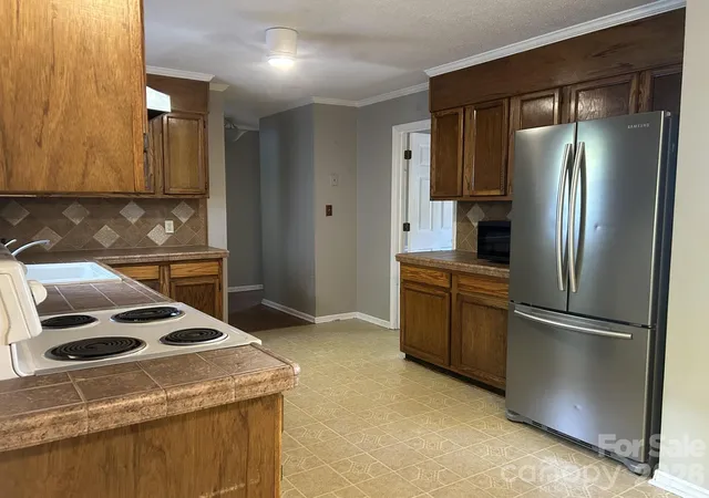 Photo 4 of Single family home for sale at 1555 Brookbend Ct, Fort Mill, SC 29715 | MLS# 4436974 | Listing updated on 2026-10-30