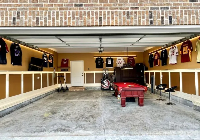 Photo 3 of Single family home for sale at 3016 Willett Ct, Florence, SC 29501 | MLS# 4436975 | Listing updated on 2026-10-24
