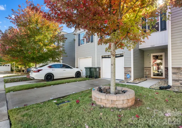 Photo 3 of Townhouse for sale at 1469 Cypress Loop, Newton, NC 28658 | MLS# 4436982 | Listing updated on 2026-10-27