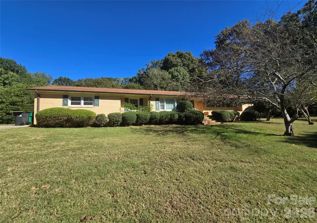Photo 1 of Single family home for sale at 4449 Whispering Oaks Dr, Charlotte, NC 28213 | MLS# 4436983 | Listing updated on 2026-10-23