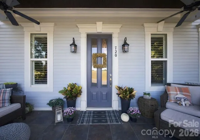 Photo 1 of Single family home for sale at 720 Loretto Ln, Fort Mill, SC 29715 | MLS# 4436991 | Listing updated on 2026-10-26