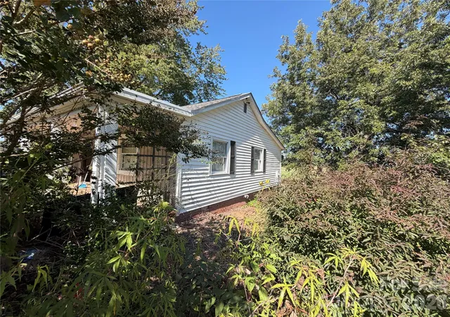Photo 3 of Single family home for sale at 1655 Bill Curlee Rd, Polkton, NC 28135 | MLS# 4436994 | Listing updated on 2026-10-27
