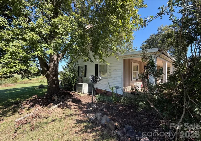 Photo 3 of Single family home for sale at 1655 Bill Curlee Rd, Polkton, NC 28135 | MLS# 4436994 | Listing updated on 2026-10-27