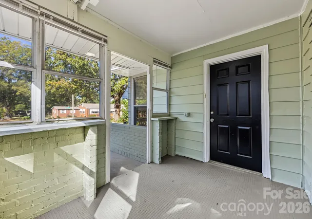 Photo 3 of Single family home for sale at 2018 Quentin St, Charlotte, NC 28216 | MLS# 4436995 | Listing updated on 2026-10-28
