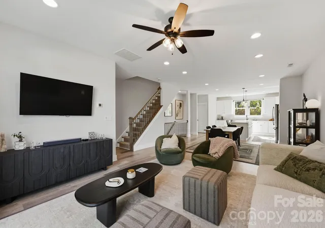 Photo 1 of Townhouse for sale at 367 S Bruns Ave, Charlotte, NC 28208 | MLS# 4437001 | Listing updated on 2026-10-30