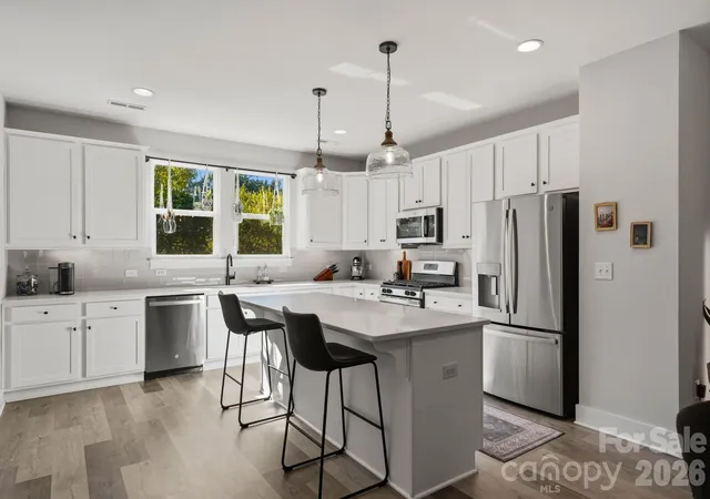 Photo 3 of Townhouse for sale at 367 S Bruns Ave, Charlotte, NC 28208 | MLS# 4437001 | Listing updated on 2026-10-30