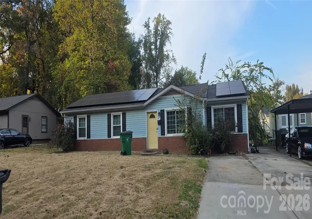 Photo 2 of Single family home for sale at 4425 Valeview Ln, Charlotte, NC 28269 | MLS# 4437016 | Listing updated on 2026-10-28