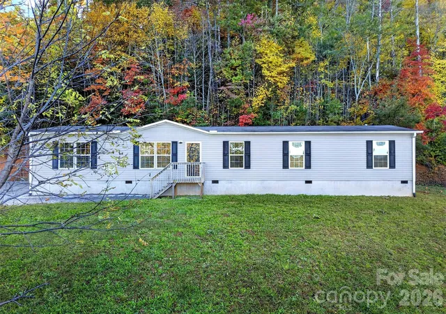 Photo 1 of Single family home for sale at 574 Hodges Crk Dr, Old Fort, NC 28762 | MLS# 4437027 | Listing updated on 2026-10-29