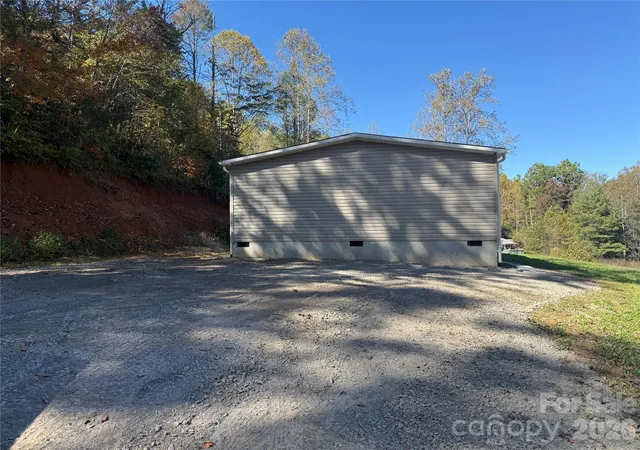 Photo 3 of Single family home for sale at 574 Hodges Crk Dr, Old Fort, NC 28762 | MLS# 4437027 | Listing updated on 2026-10-29