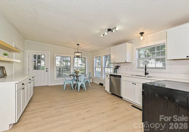 Photo 4 of Single family home for sale at 1711 Trexlar Ave, Gastonia, NC 28052 | MLS# 4437037 | Listing updated on 2026-10-27
