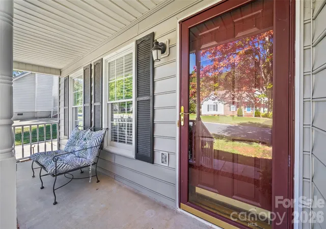 Photo 2 of Single family home for sale at 800 Thistledown Dr, Rock Hill, SC 29730 | MLS# 4437042 | Listing updated on 2026-10-28