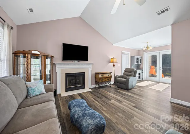 Photo 3 of Single family home for sale at 800 Thistledown Dr, Rock Hill, SC 29730 | MLS# 4437042 | Listing updated on 2026-10-28