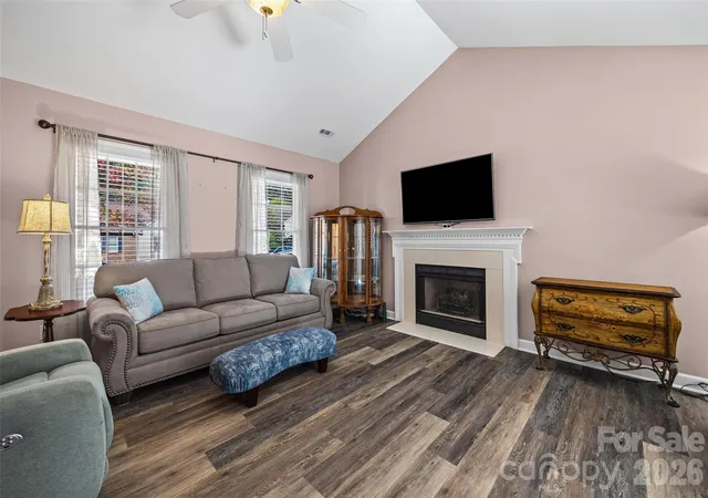 Photo 4 of Single family home for sale at 800 Thistledown Dr, Rock Hill, SC 29730 | MLS# 4437042 | Listing updated on 2026-10-28