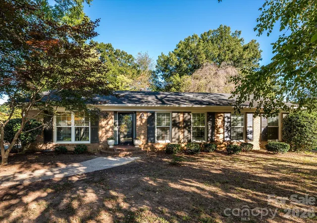 Photo 1 of Sale Pending at 3833 Sulkirk Rd, Charlotte, NC 28210 | MLS# 4437046 | Listing updated on 2026-10-27