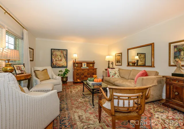 Photo 3 of Sale Pending at 3833 Sulkirk Rd, Charlotte, NC 28210 | MLS# 4437046 | Listing updated on 2026-10-27