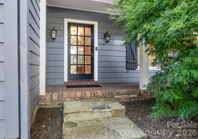 Photo 1 of Single family home for sale at 424 Whitestone Rd, Charlotte, NC 28270 | MLS# 4437049 | Listing updated on 2026-10-31