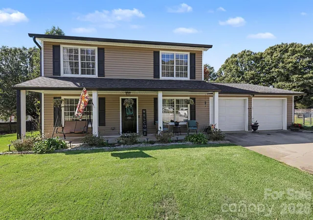 Photo 3 of Single family home for sale at 1945 Hickory Tree Rd, Winston Salem, NC 27127 | MLS# 4437058 | Listing updated on 2026-10-29