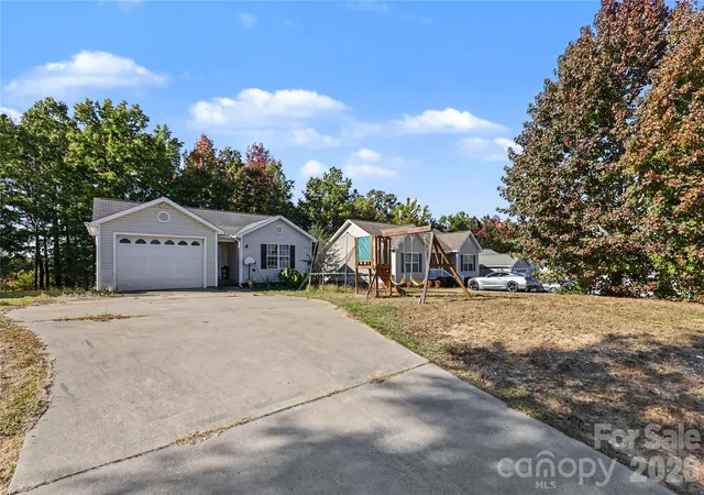 Photo 1 of Single family home for sale at 2053 E Park Dr, Lancaster, SC 29720 | MLS# 4437062 | Listing updated on 2026-10-29