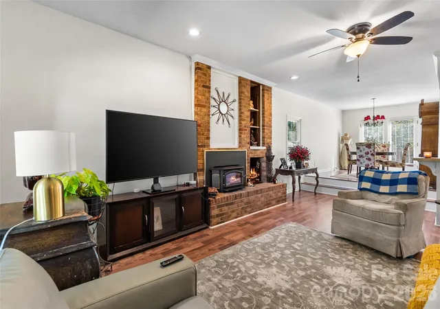 Photo 3 of Single family home for sale at 1655 Brook Dr, Fort Mill, SC 29708 | MLS# 4437070 | Listing updated on 2026-10-26