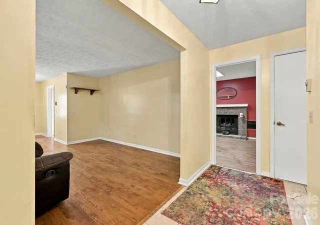 Photo 3 of Single family home for sale at 252 Foxhunt Ln, Hendersonville, NC 28791 | MLS# 4437071 | Listing updated on 2026-10-24