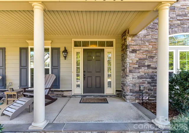 Photo 2 of Single family home for sale at 11606 Warfield Ave, Huntersville, NC 28078 | MLS# 4437084 | Listing updated on 2026-10-28