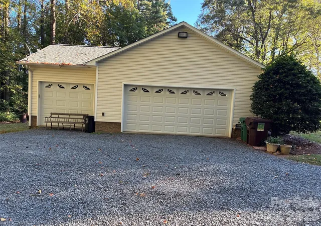 Photo 3 of Single family home for sale at 341 S Main St, New London, NC 28127 | MLS# 4437086 | Listing updated on 2026-10-23