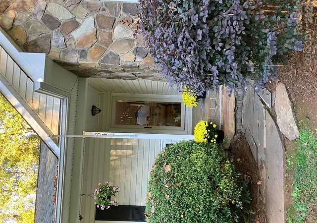 Photo 4 of Single family home for sale at 341 S Main St, New London, NC 28127 | MLS# 4437086 | Listing updated on 2026-10-23