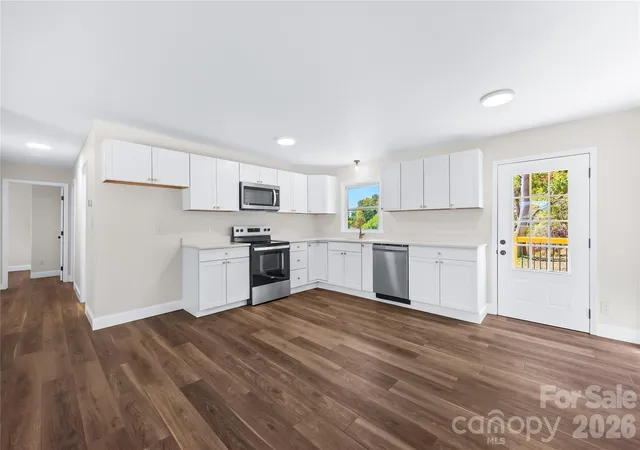 Photo 4 of Single family home for sale at 158 Bell Farm Rd, Statesville, NC 28625 | MLS# 4437088 | Listing updated on 2026-10-30