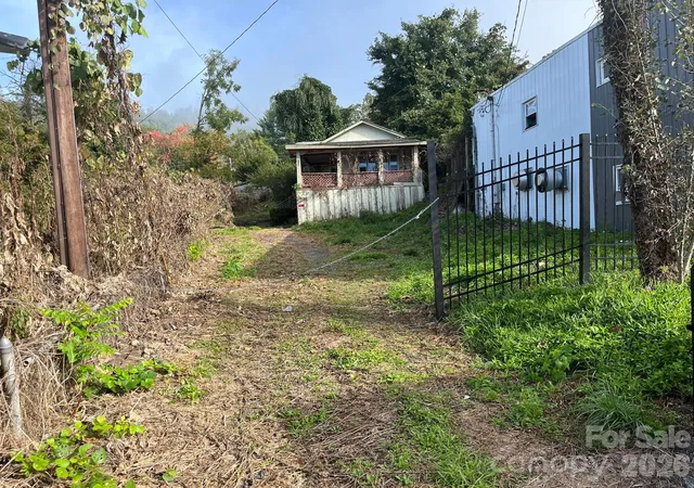 Land for sale at 605 Oak Ave, Spruce Pine, NC 28777 | MLS# 4437089