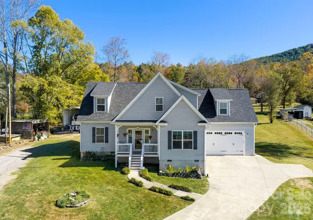 Single family home for sale at 10 Hominy Meadows Dr, Candler, NC 28715 | MLS# 4437092