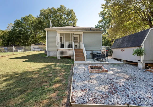 Photo 4 of Single family home for sale at 505 Birch St, Lowell, NC 28098 | MLS# 4437100 | Listing updated on 2026-10-28