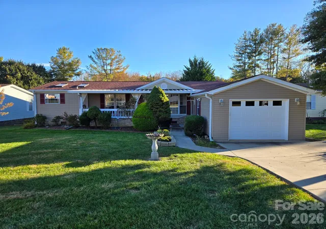 Single family home for sale at 205 Misty Ln, Hendersonville, NC 28739 | MLS# 4437102