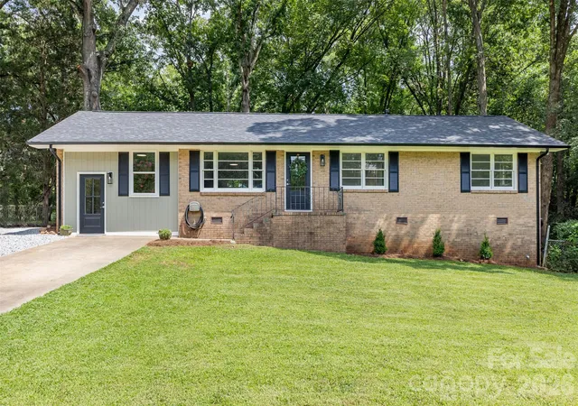 Photo 1 of Single family home for sale at 1948 Marett Blvd, Rock Hill, SC 29732 | MLS# 4437105 | Listing updated on 2026-10-23