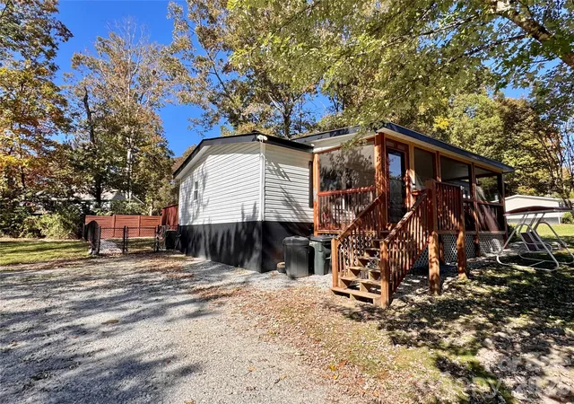 Photo 2 of Single family home for sale at 78 Katie Dr #3, Hendersonville, NC 28792 | MLS# 4437126 | Listing updated on 2026-10-29