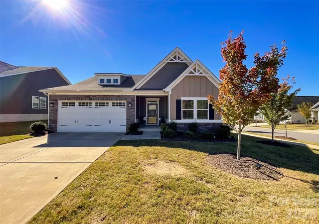Photo 1 of Single family home for sale at 5091 Summer Surprise Ln, Charlotte, NC 28215 | MLS# 4437130 | Listing updated on 2026-10-28