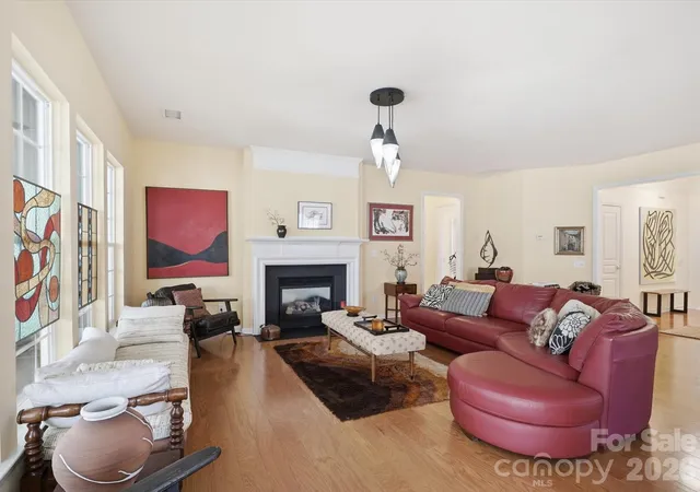Photo 4 of Single family home for sale at 13624 Osprey Knoll Dr, Charlotte, NC 28269 | MLS# 4437145 | Listing updated on 2026-10-28