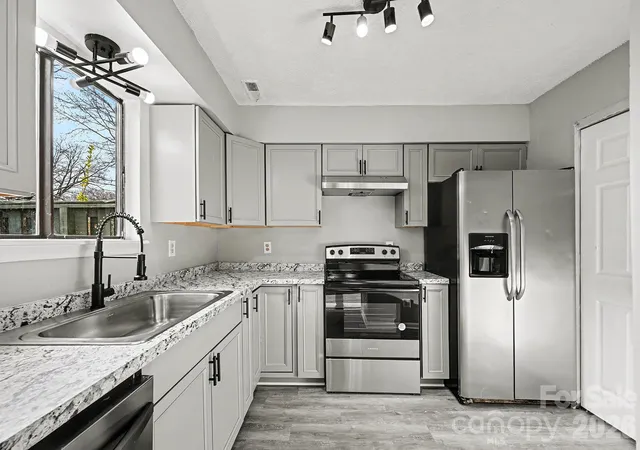 Photo 1 of Townhouse for sale at 6134 Bent Tree Ct, Charlotte, NC 28212 | MLS# 4437148 | Listing updated on 2026-10-28