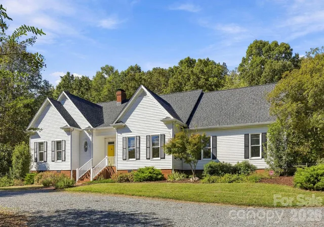 Single family home for sale at 6502 Carriage Ln, Waxhaw, NC 28173 | MLS# 4437175