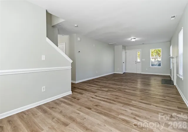 Photo 4 of Single family home for sale at 6014 Brookfield Pointe Dr, Charlotte, NC 28216 | MLS# 4437180 | Listing updated on 2026-10-23