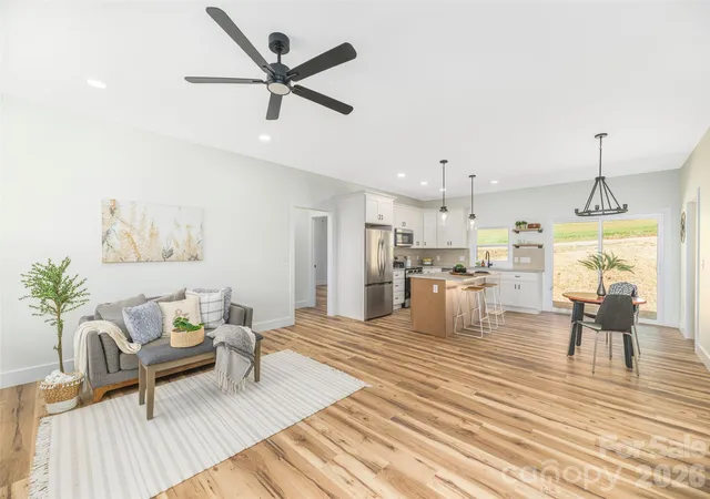 Photo 4 of Single family home for sale at 112 Max View Dr, Leicester, NC 28748 | MLS# 4437181 | Listing updated on 2026-10-31
