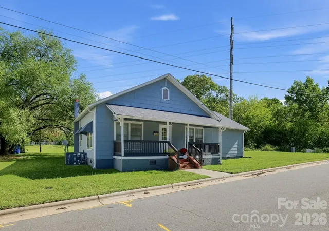 Photo 1 of Single family home for sale at 406 Doster Ave, Mooresville, NC 28115 | MLS# 4437185 | Listing updated on 2026-10-28