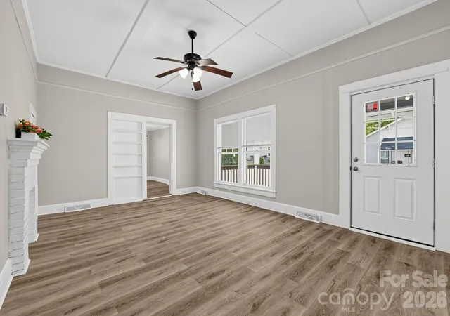 Photo 4 of Single family home for sale at 406 Doster Ave, Mooresville, NC 28115 | MLS# 4437185 | Listing updated on 2026-10-28