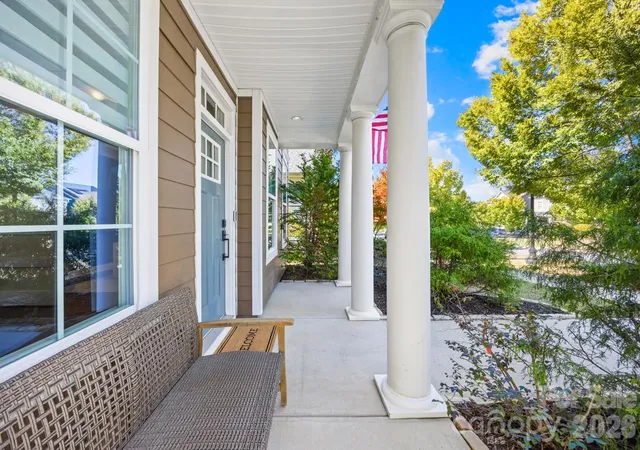 Photo 2 of Single family home for sale at 2422 Woodward Ave, Charlotte, NC 28206 | MLS# 4437192 | Listing updated on 2026-10-27
