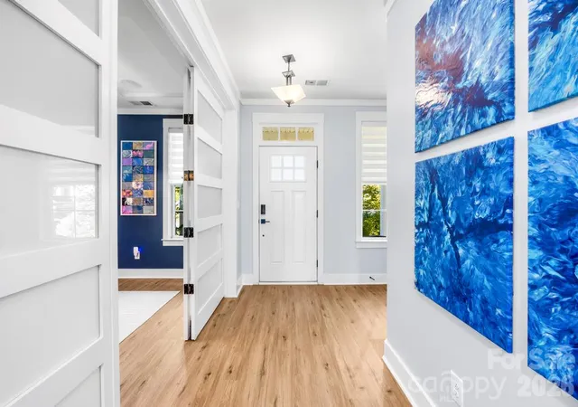 Photo 4 of Single family home for sale at 2422 Woodward Ave, Charlotte, NC 28206 | MLS# 4437192 | Listing updated on 2026-10-27