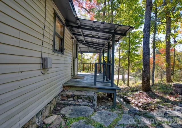 Photo 3 of Single family home for sale at 51 Oak Ridge Rd, Hendersonville, NC 28792 | MLS# 4437195 | Listing updated on 2026-10-29