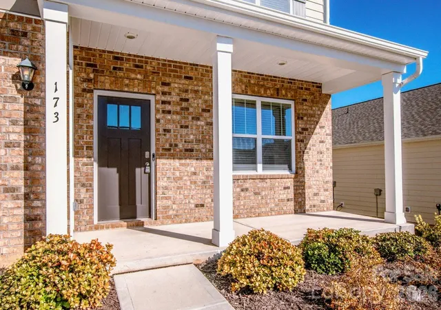 Photo 1 of Single family home for sale at 173 Calvin Crk Dr, Troutman, NC 28166 | MLS# 4437197 | Listing updated on 2026-10-29