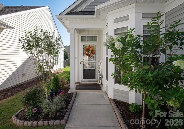 Photo 2 of Single family home for sale at 23121 Whimbrel Cir, Fort Mill, SC 29707 | MLS# 4437199 | Listing updated on 2026-10-28